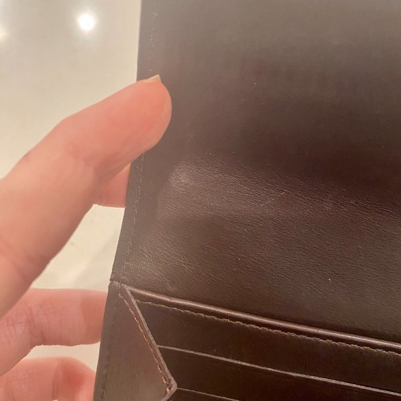 Louis Vuitton Sarah Wallet - Picture 10 of 12